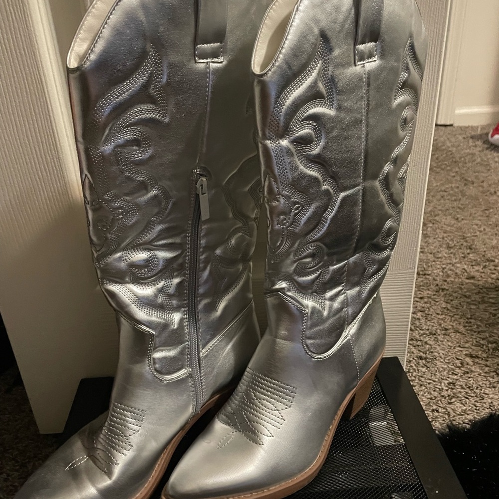 Silver Western-Style Women's Boots